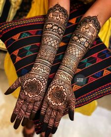 Detailed Mehndi Designs For Brides